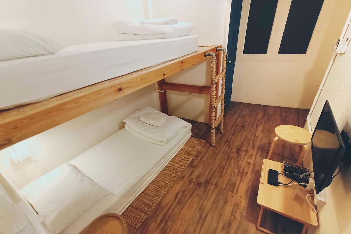 Standard Twin Room, 1 Bedroom | Individually decorated, blackout curtains, free WiFi, bed sheets