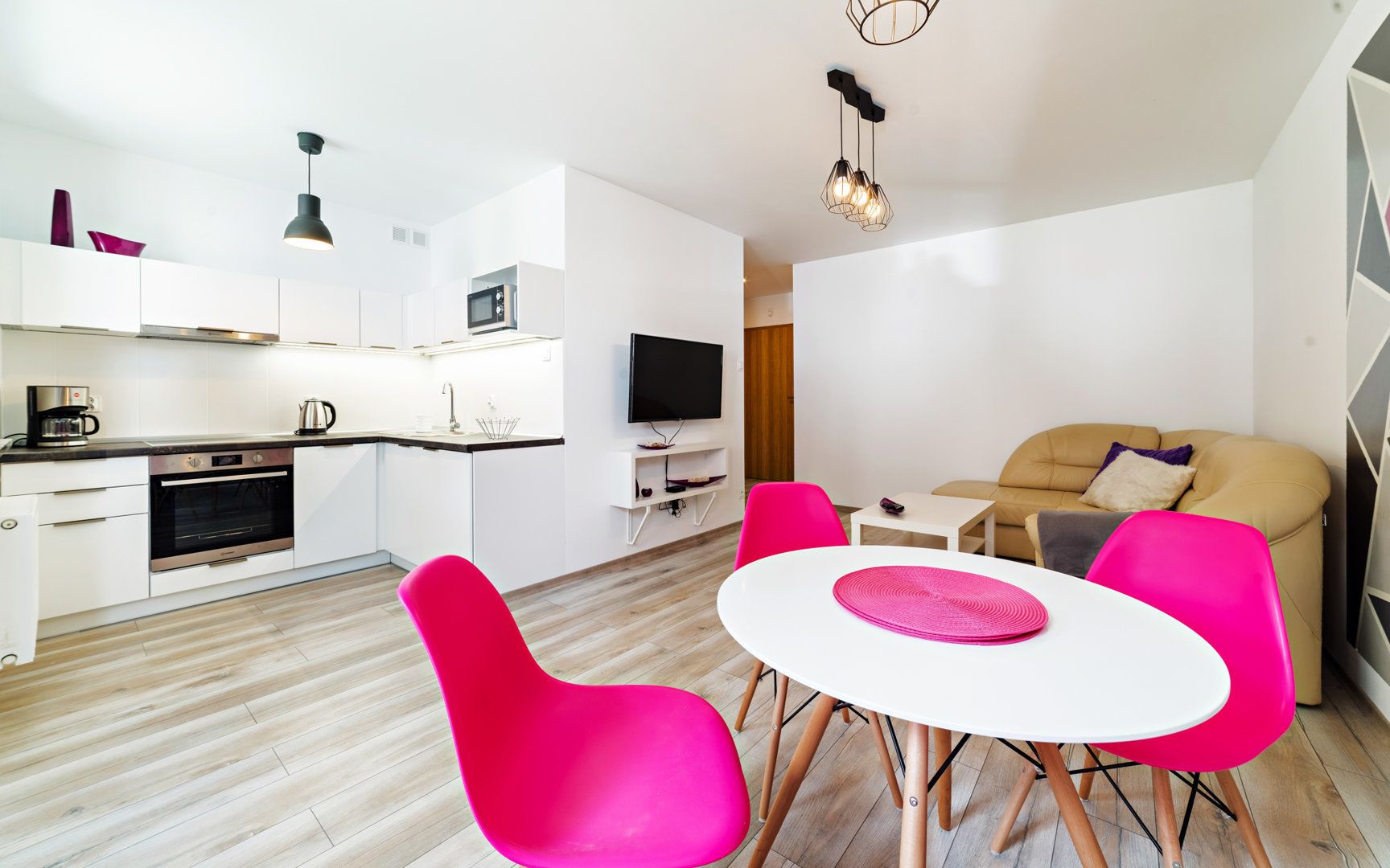 Apartamento (3E/6) | Área de estar | TV de tela plana