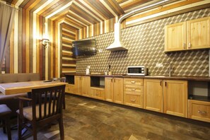 Nhà, 4 phòng ngủ | Bếp riêng | Tủ lạnh 