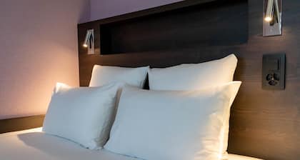 Nash Pratik Hotel