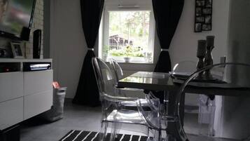 Apartment (66/1) | Living area | Flat-screen TV