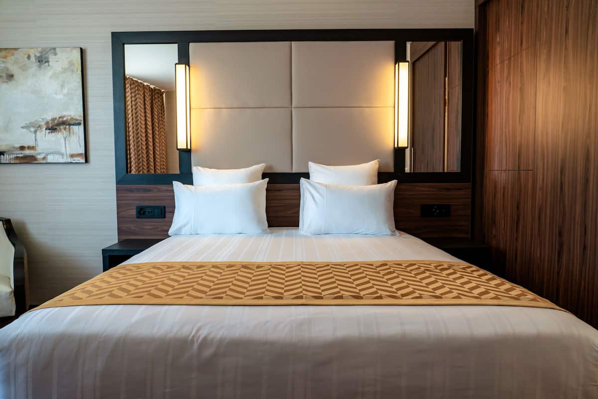 1 bedroom, in-room safe, desk, laptop workspace