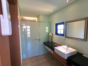 Chambre, plusieurs lits