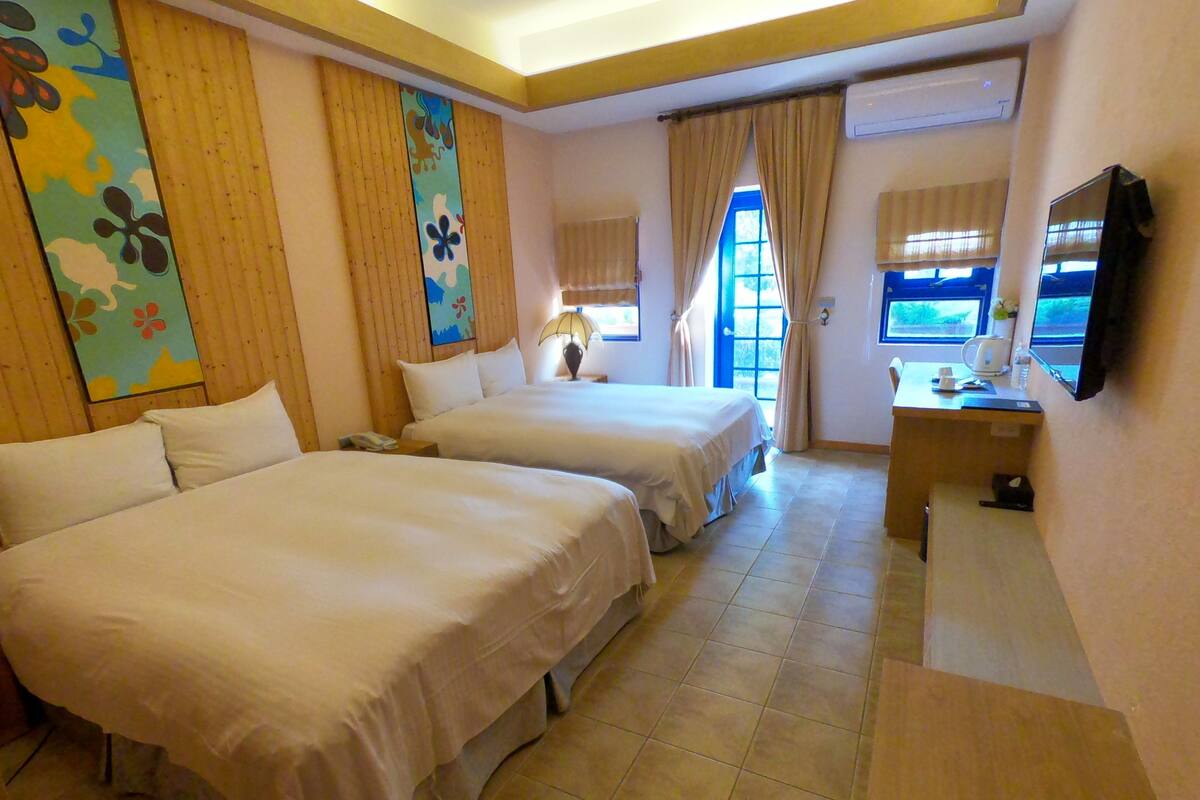 Basic Quadruple Room, 2 Double Beds, Non Smoking | Desk, blackout curtains, free WiFi, bed sheets