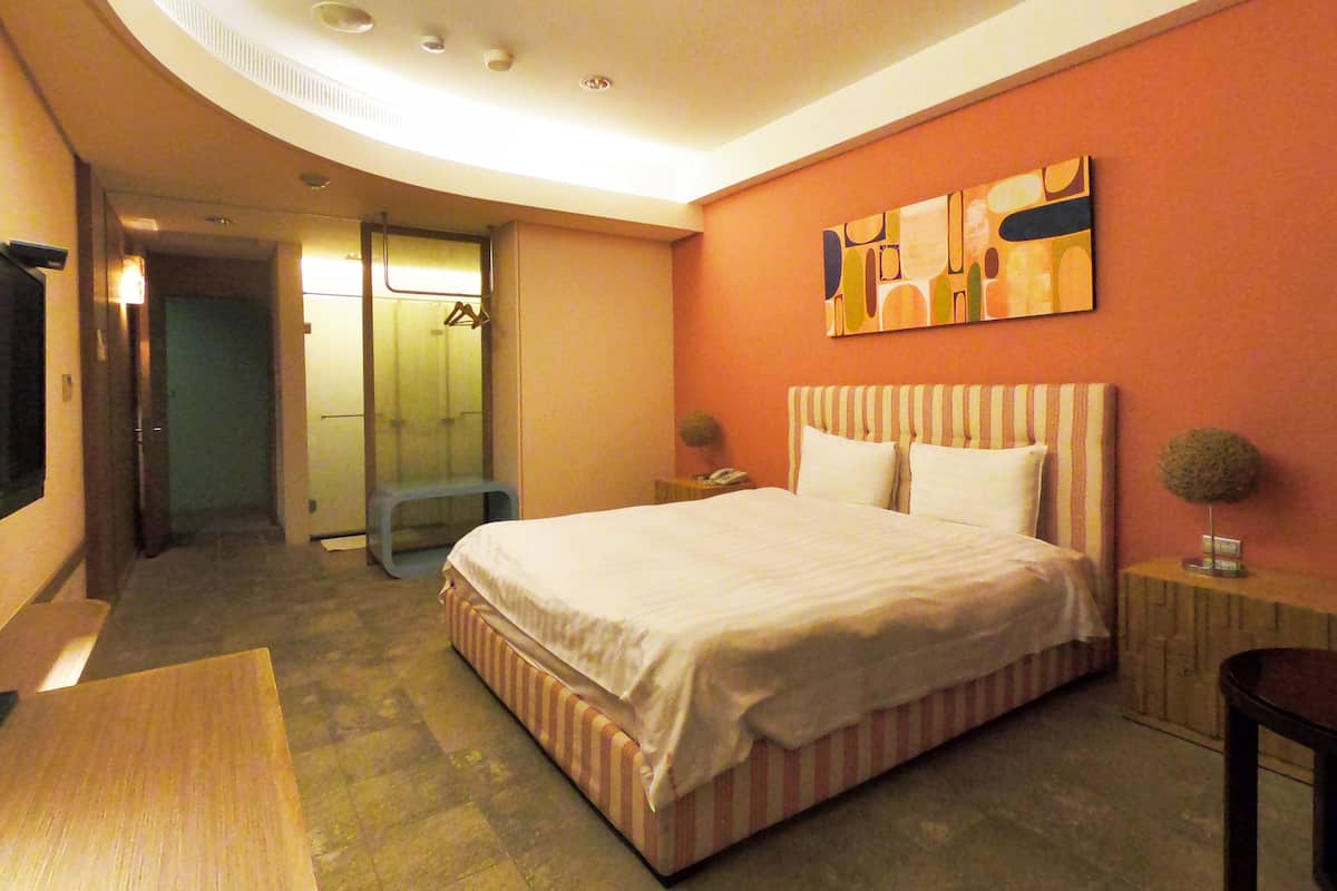 Desk, blackout curtains, free WiFi, bed sheets