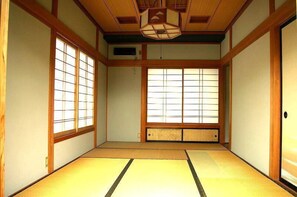 Japanese Style Private Triple Room | Free WiFi, bed sheets