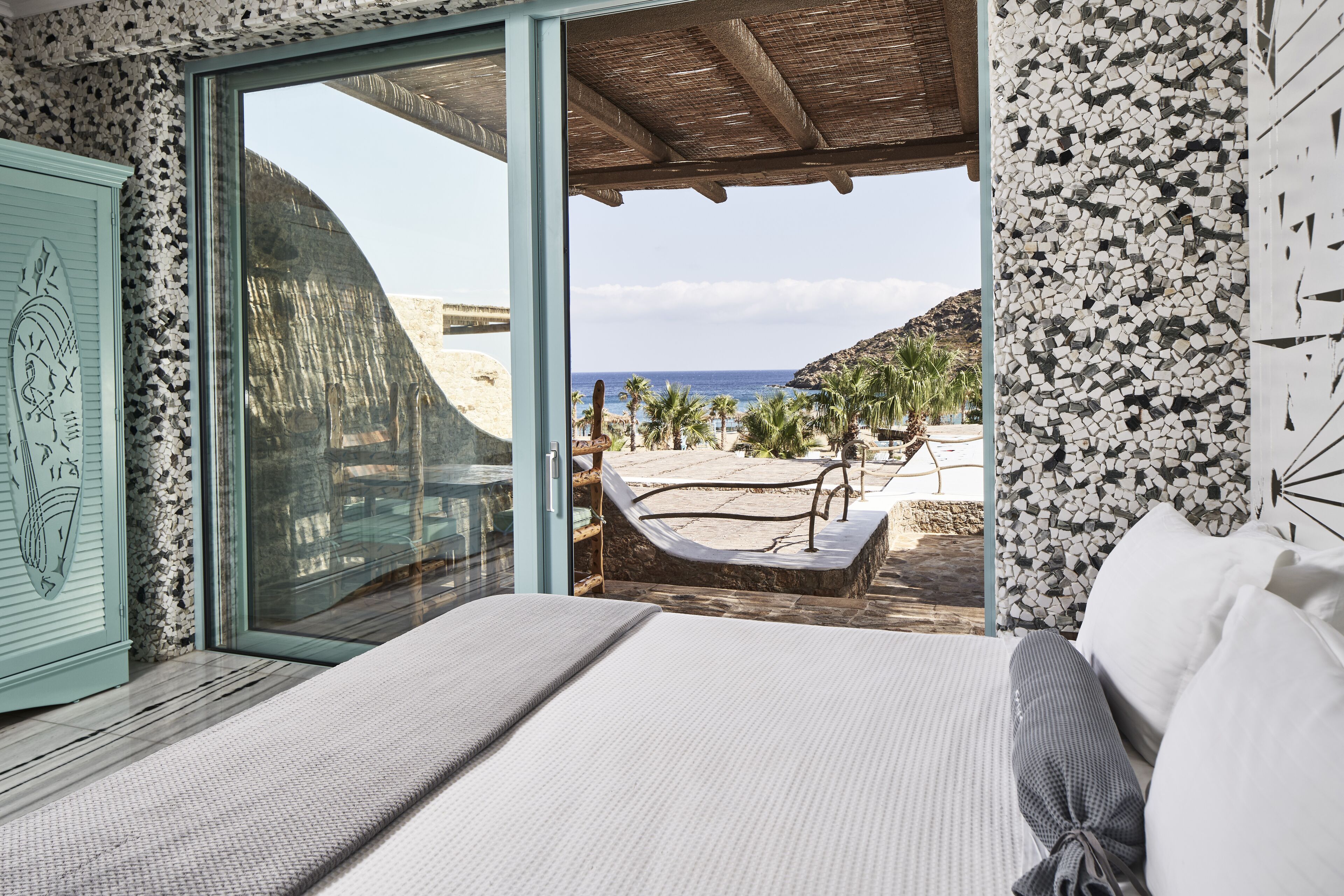 the joy suite- two bedroom for 3 | balcony