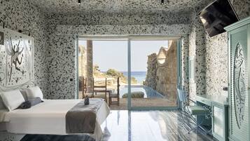 Beachfront | 1 bedroom, premium bedding, minibar, in-room safe