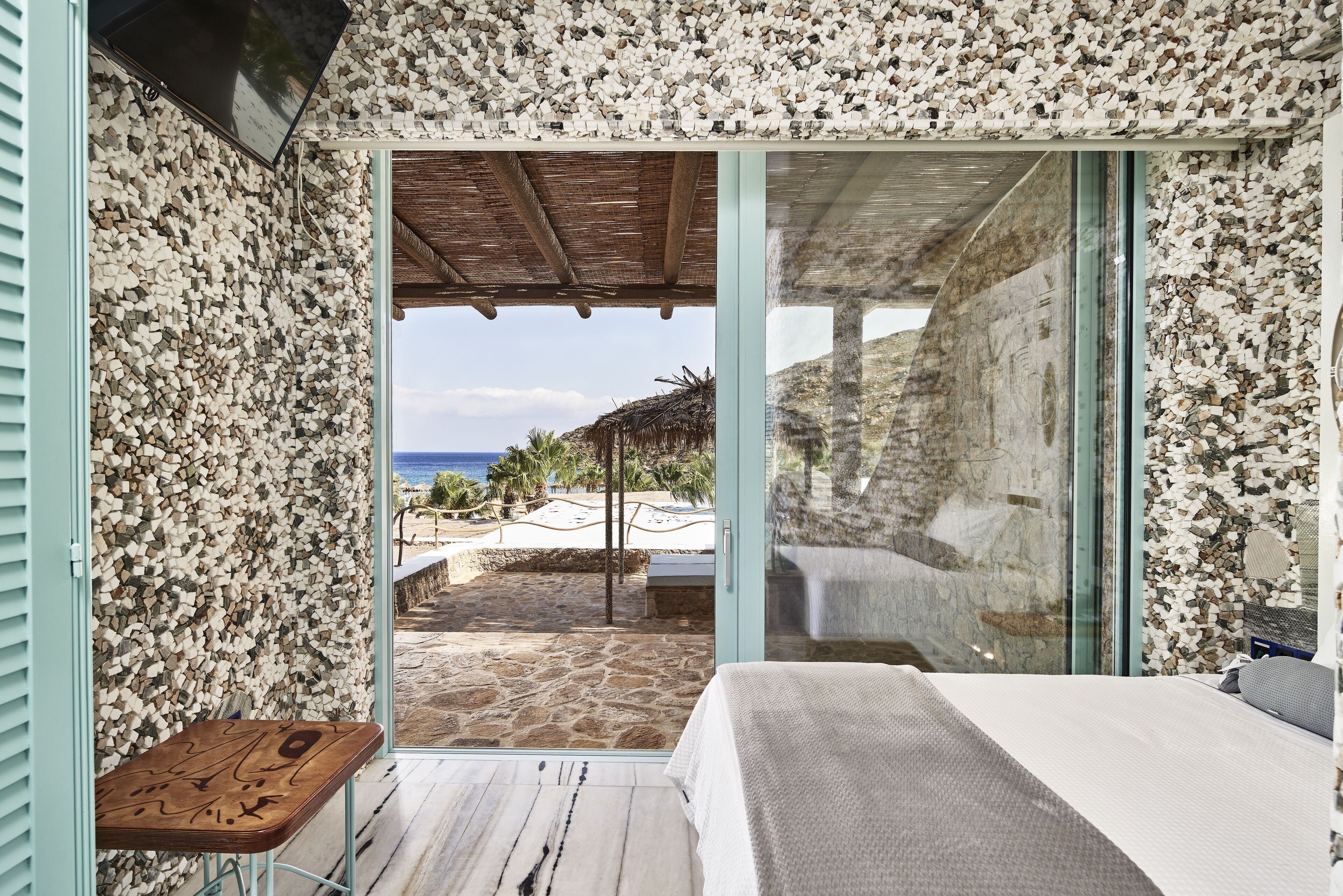 The Joy Suite- Two Bedroom for 3 | 발코니