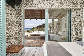 The Joy Suite- Two Bedroom for 3 | Balcony