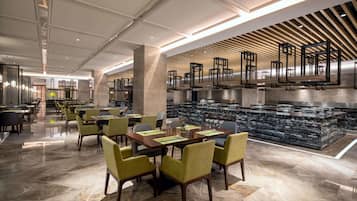 Breakfast served, American cuisine