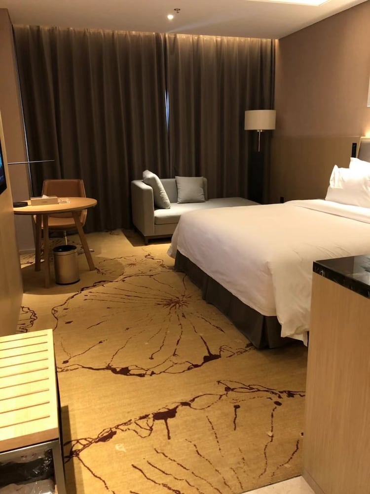 Ramada Wyndham Zhengzhou Xinzheng photo 7