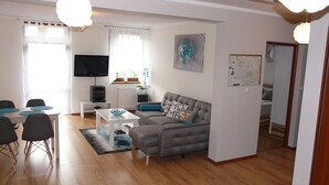 Apartment (9/2) | Living area | Flat-screen TV - EverySky Ul. Boczna (Karpacz)