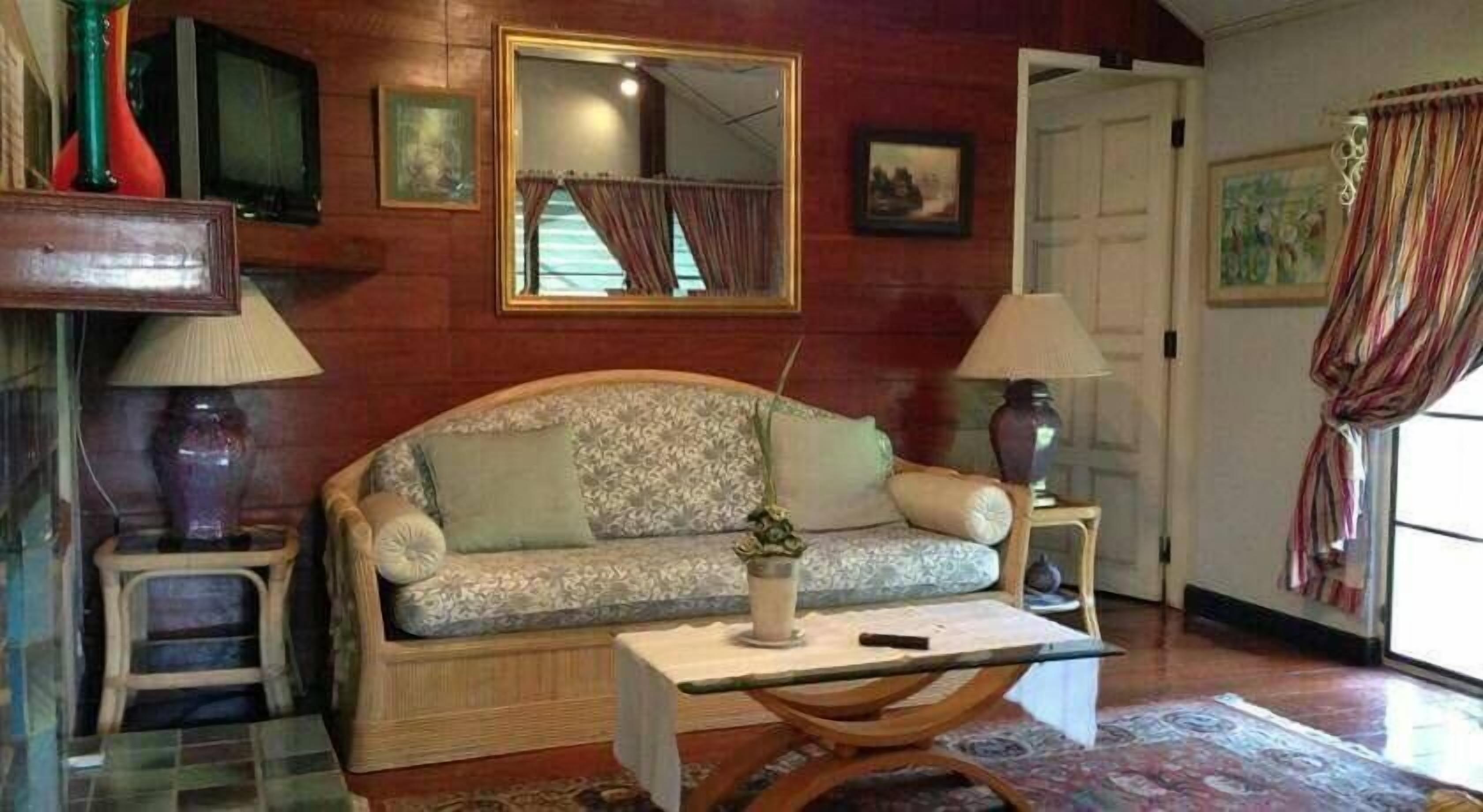 3-Bedroom House | Living area