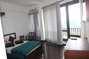 1 habitación, escritorio, sistema de insonorización y wifi gratis 