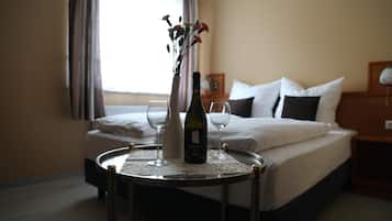 Minibar, caja fuerte, escritorio y wifi gratis