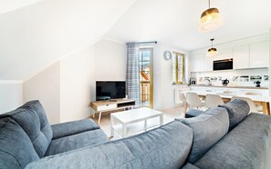 Apartment (1E/27) | Wohnbereich