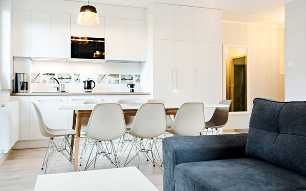 Apartment (1E/27) | Living area | Flat-screen TV - EverySky Podgórze Szklarska (Szklarska Poreba)