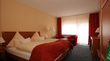 Comfort Double Room, Non Smoking | In-room safe, desk, blackout drapes, free WiFi