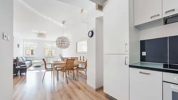 Apartment (6/2) | Living area | Flat-screen TV