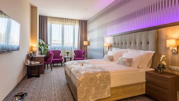 Executive Double or Twin Room | Minibar, in-room safe, desk, laptop workspace