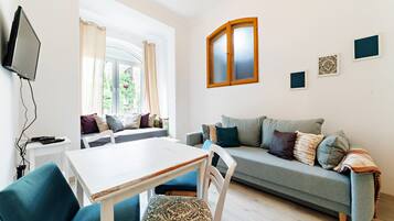 Apartemen (5/1) | Area keluarga | TV layar datar