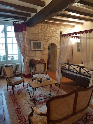 Suite (Charpentier) | Individually decorated, individually furnished, desk, blackout drapes