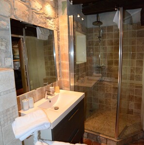 Bathroom - La Chancellerie (Huismes)