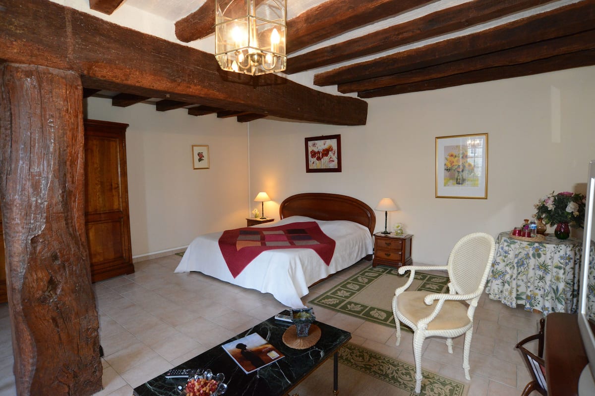 Decoración personalizada, muebles diferentes y escritorio