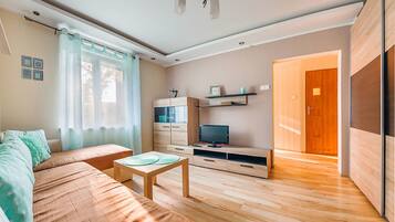 Apartemen (9/2) | Area keluarga | TV layar datar