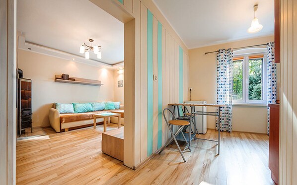 Apartment (9/2) | Living area | Flat-screen TV - EverySky Krosnienska Jelenia Gora (Jelenia Gora)