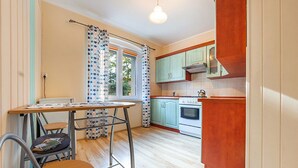 Apartemen (9/2) | Dapur pribadi