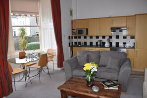 Basic Apartment, Private Bathroom, Sea View (3 Scalpsie Bay ) | Private kitchen | Full-size fridge, microwave, coffee/tea maker, electric kettle