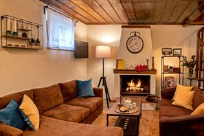 Villa, 4 Bedrooms (Villa Evridiki) | Living area