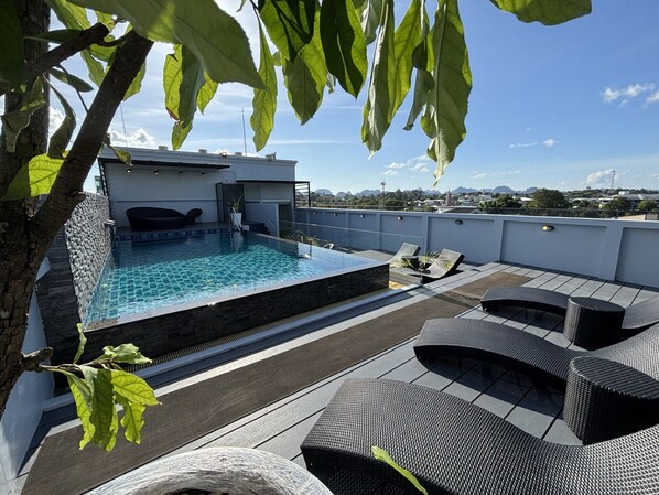 Seasonal outdoor pool - The Seens Hotel (Krabi)