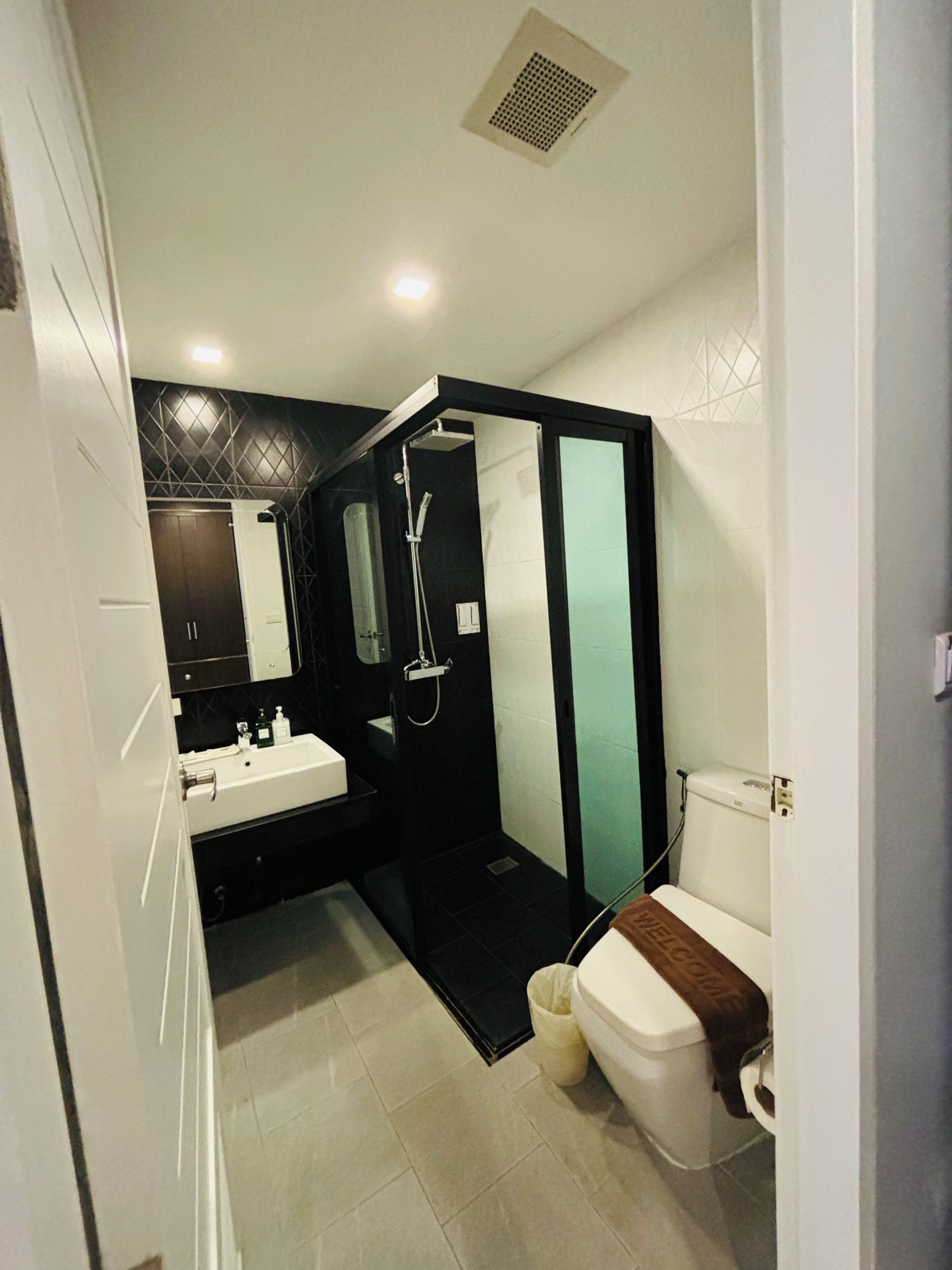 superior double room, 1 bedroom, non smoking, no windows | bathroom | shower, rainfall showerhead, free toiletries, hair dryer