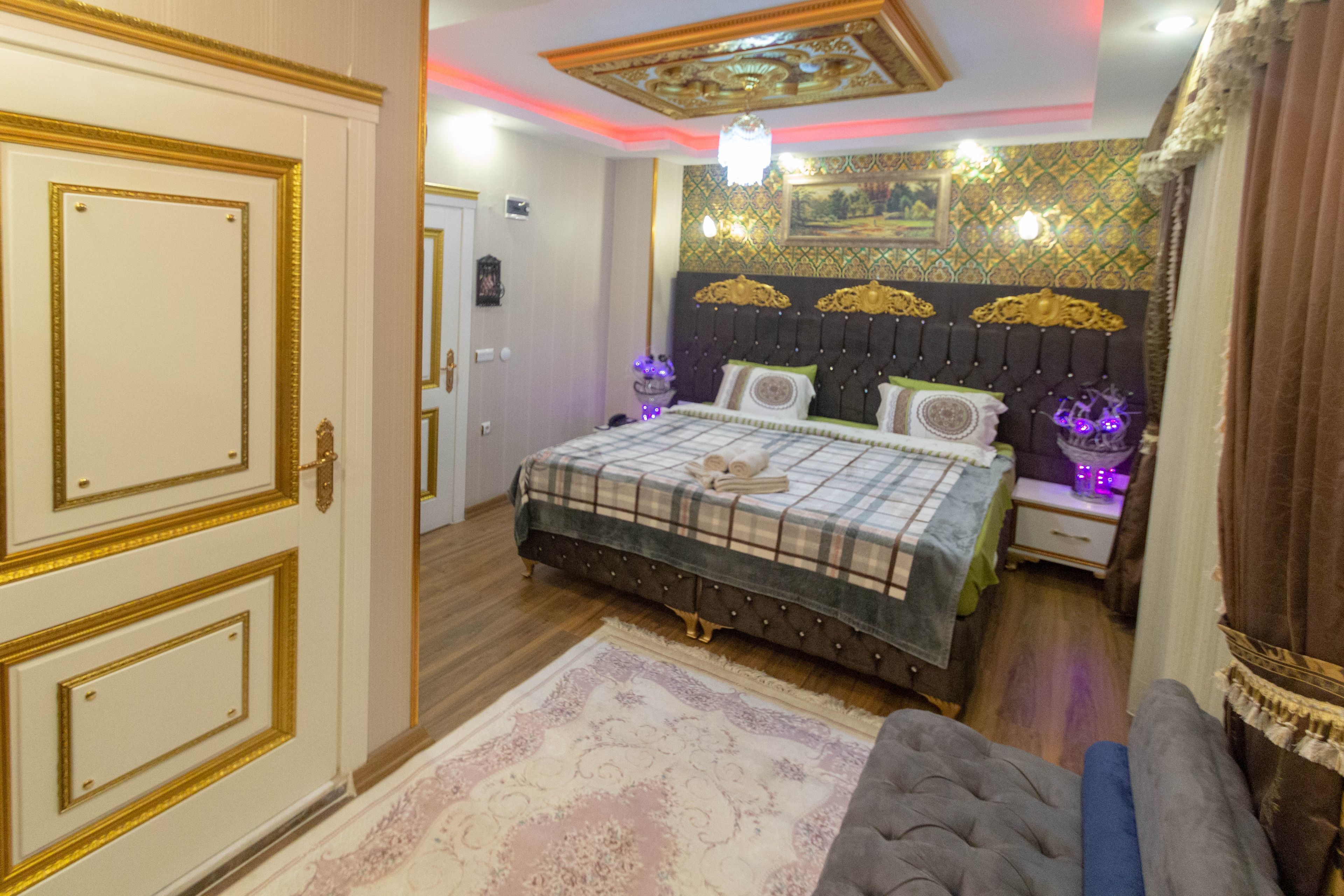 Double Room | Egyptian cotton sheets, in-room safe, blackout drapes, soundproofing