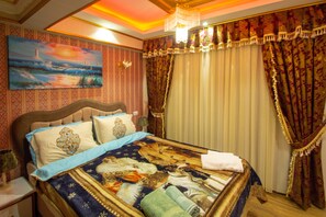 Egyptian cotton sheets, in-room safe, blackout curtains, soundproofing - Marko Pasa Konagı & Oteli (Kusadasi)