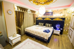 Standard Double Room | Egyptian cotton sheets, in-room safe, blackout drapes, soundproofing - Marko Pasa Konagı & Oteli (Kusadasi)