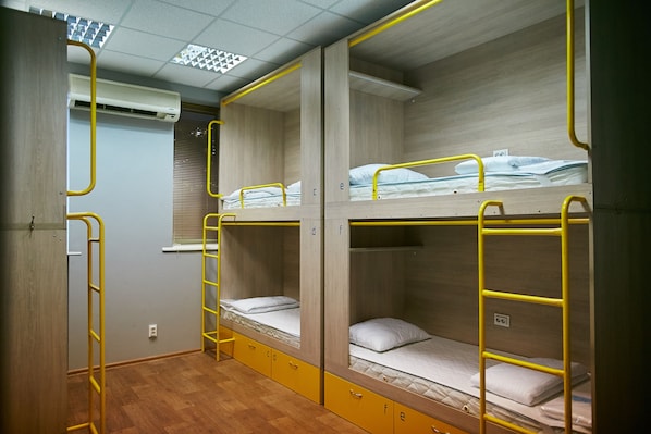 Free WiFi, bed sheets