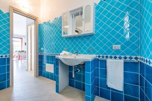 Appartamento, 3 camere da letto | Bagno | Doccia, asciugacapelli, bidet, asciugamani