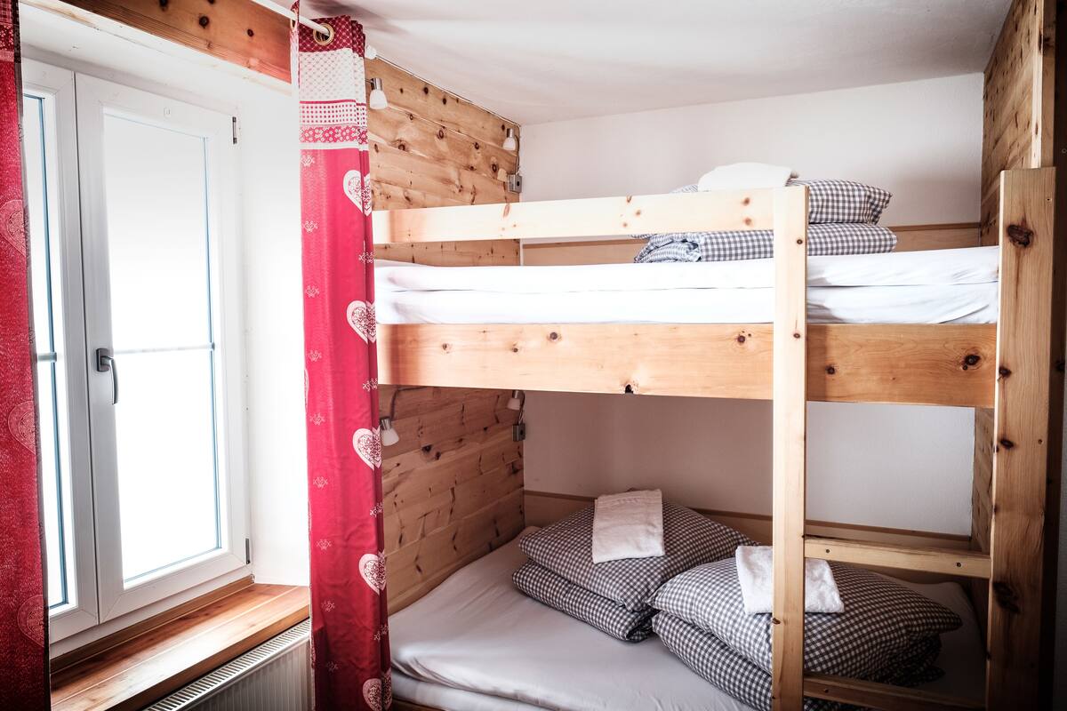 Habitación familiar | Cunas o camas infantiles (de pago)