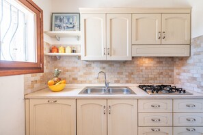 Apartment, 2 Schlafzimmer | Eigene Küche | Großer Kühlschrank, Herdplatte, Geschirrspüler