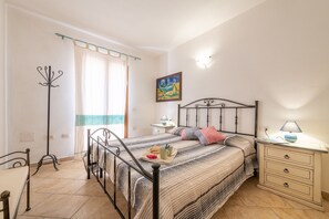 Apartment, 2 Bedrooms | 2 bedrooms, cots/infant beds, WiFi