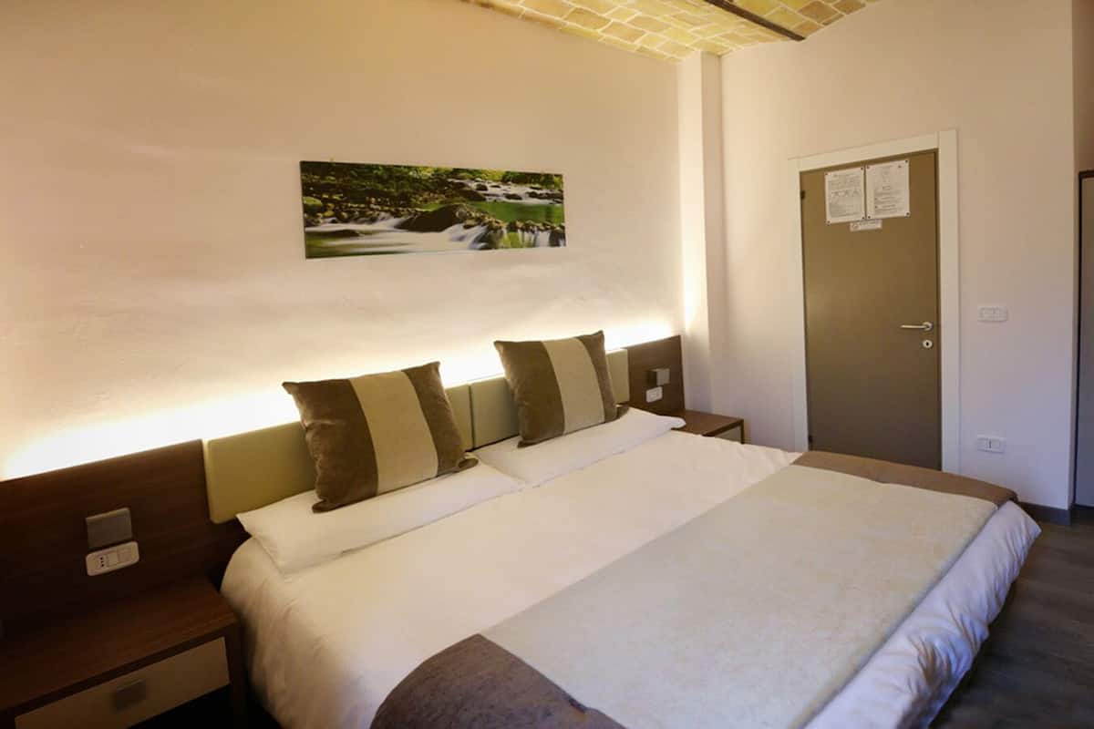 Double Room, Private Bathroom (n°2) | Down comforters, minibar, in-room safe, individually decorated