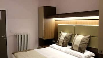 Double Room (n°4) | Down comforters, minibar, in-room safe, individually decorated