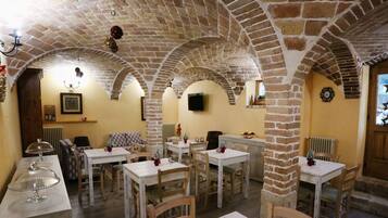 Termasuk sarapan bufet setiap hari