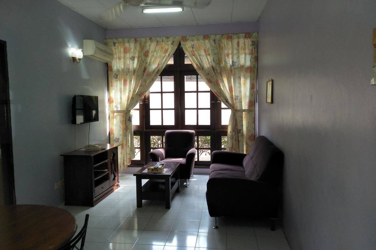 Single Chalet, 1 Bedroom | Living room | LCD TV