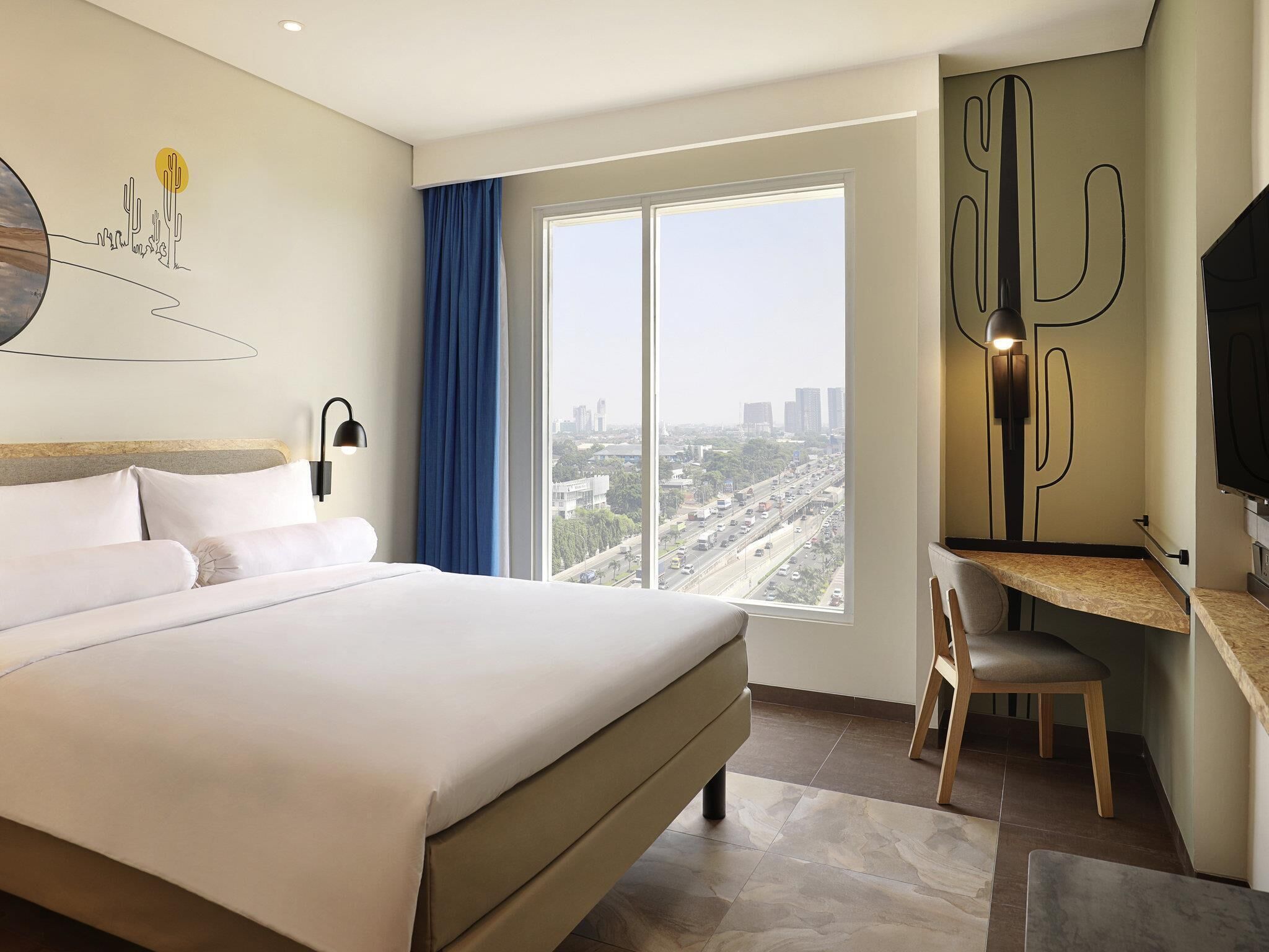 Superior Room, 1 Queen Bed | Premium bedding, desk, soundproofing, free WiFi