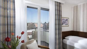 Single Room | Minibar, desk, rollaway beds, free WiFi